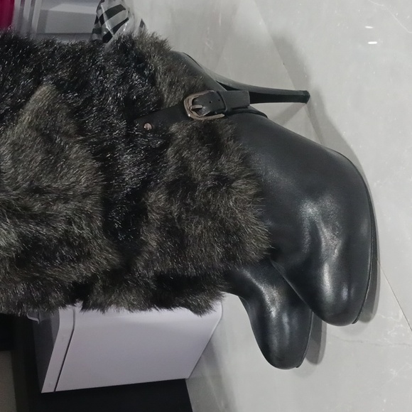 Guess Boots - Picture 12 of 12